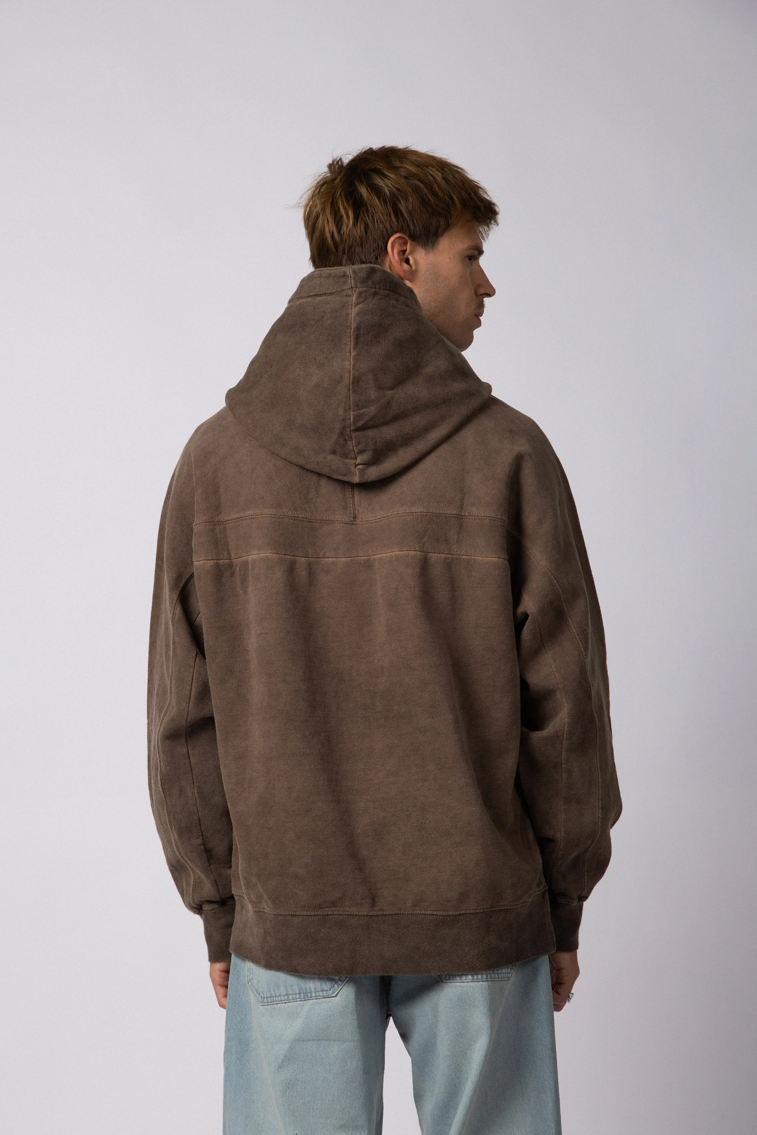 Buzo Canguro Over Alt Choco - Image 4