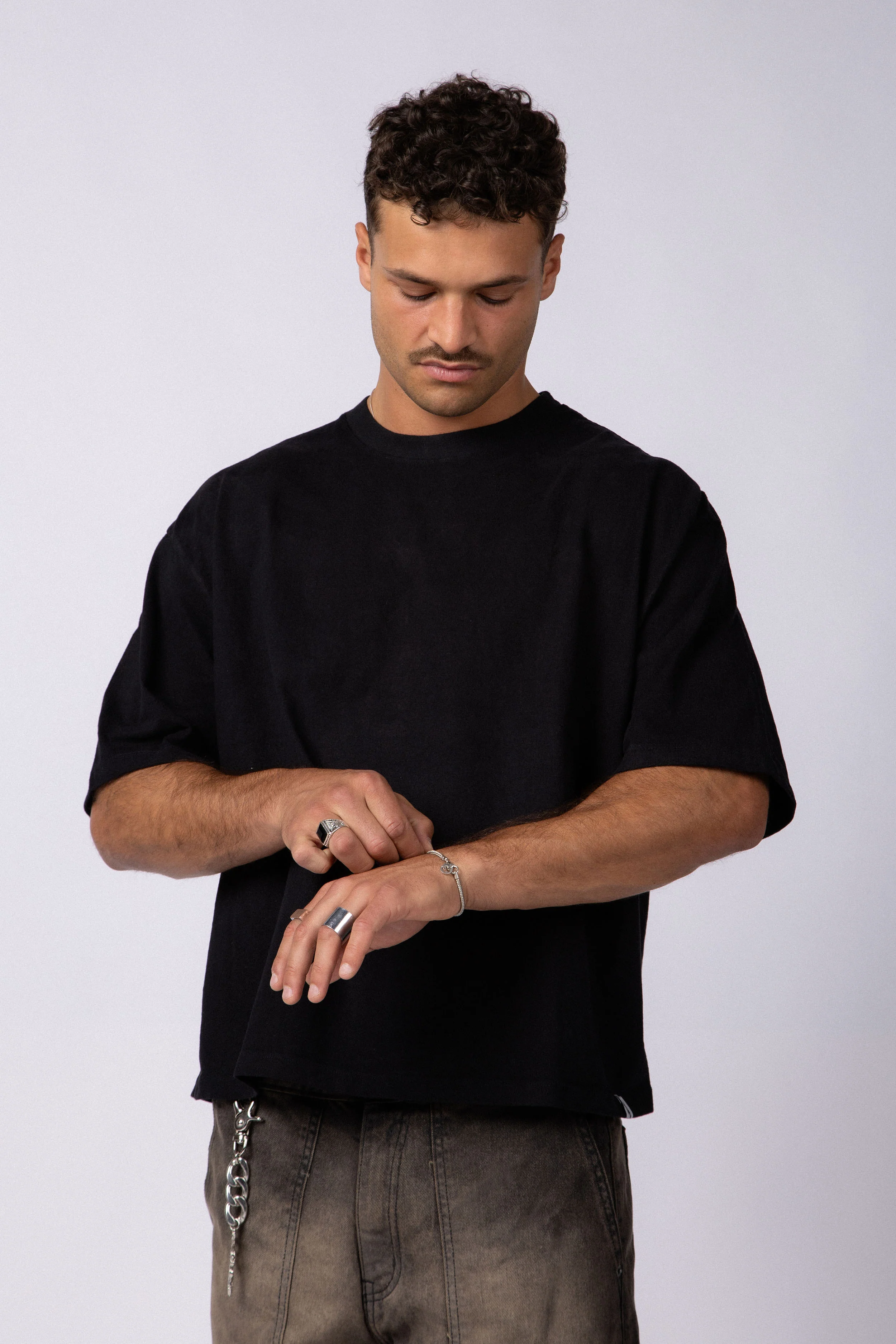 Remera Boxy Zac Negra - Image 5