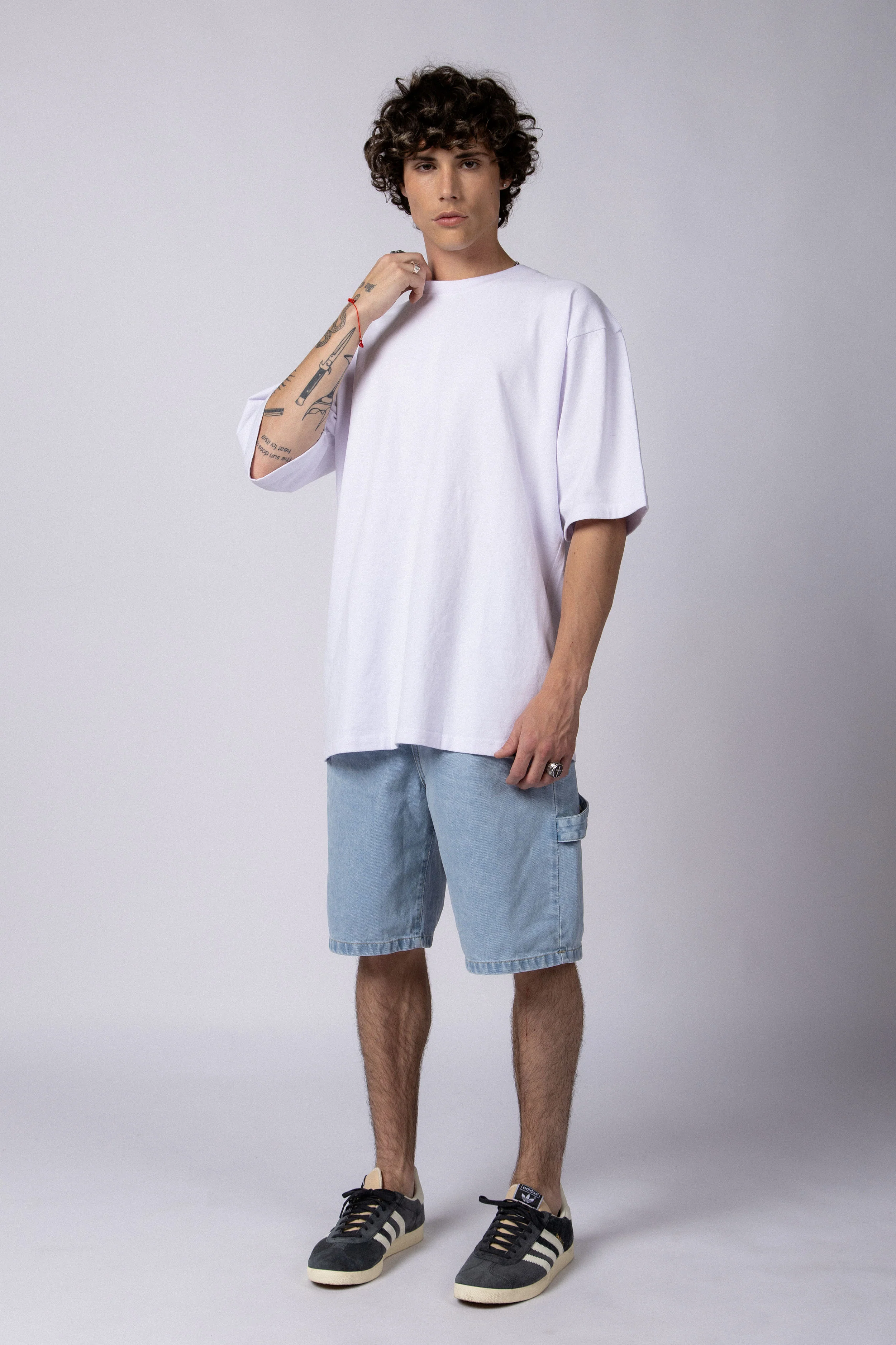 Remera Over Carl Blanca - Image 3