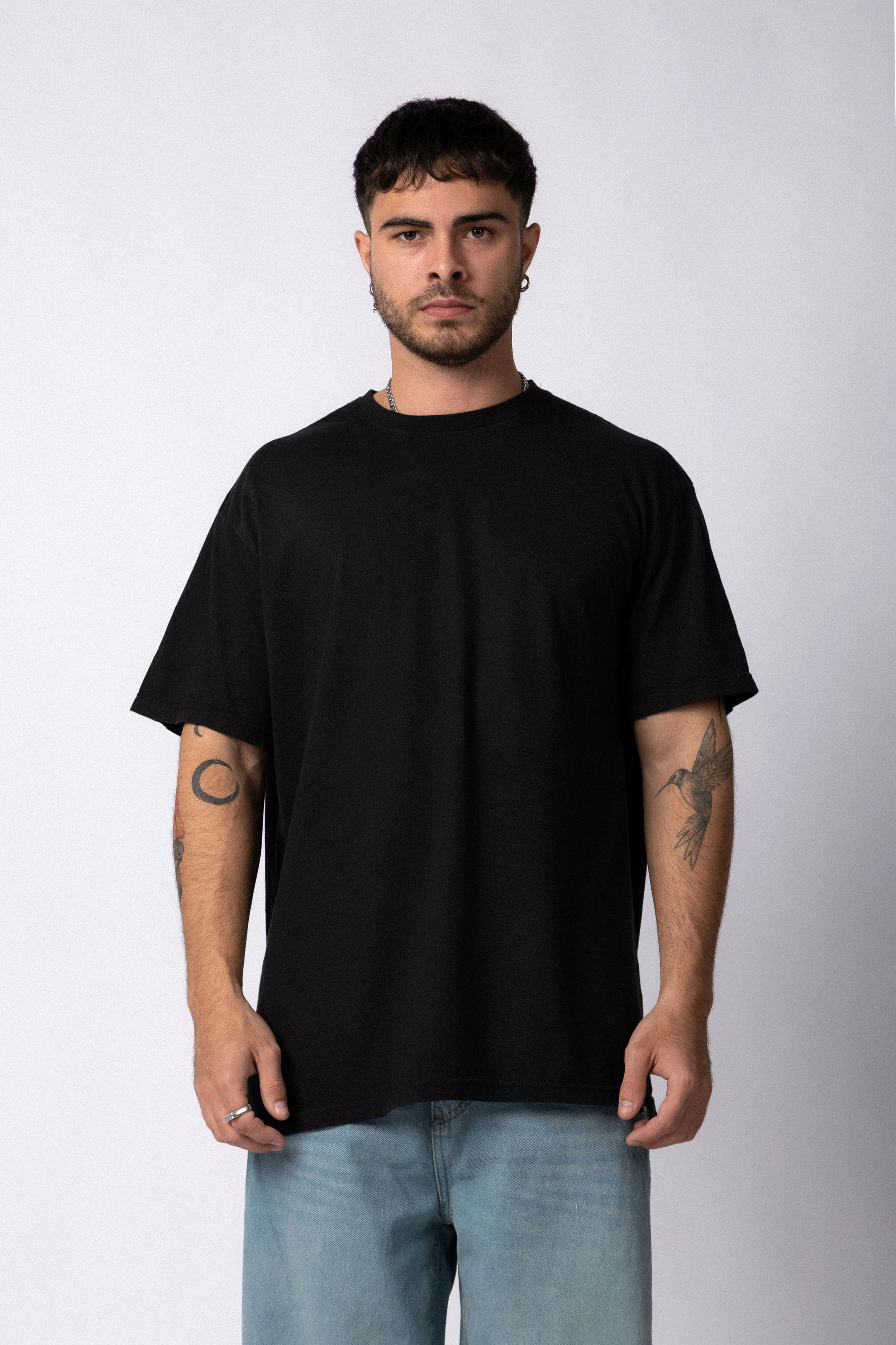 Remera Regular Negra - Image 4