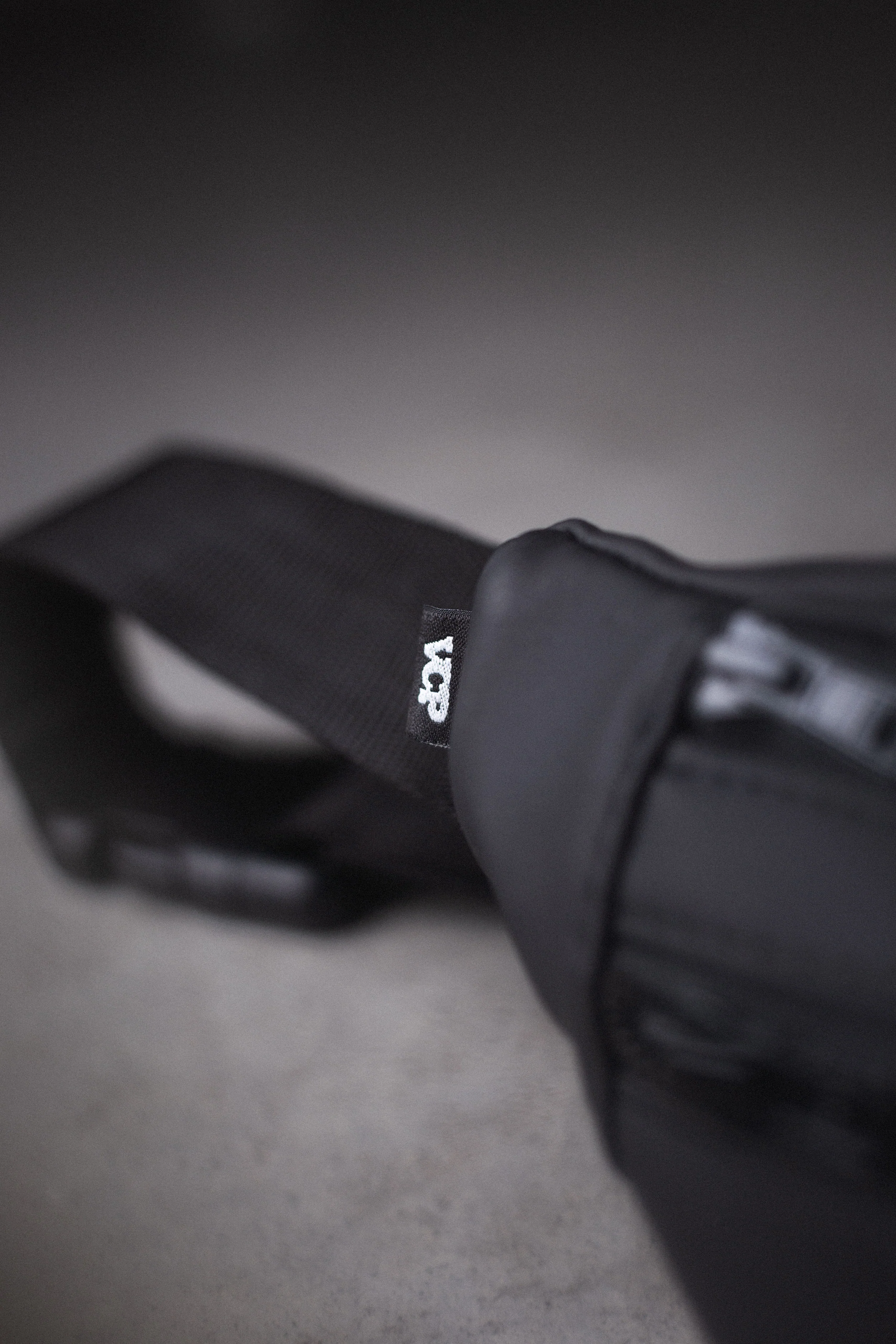 Riñonera Tatra Goma Negra - Image 3